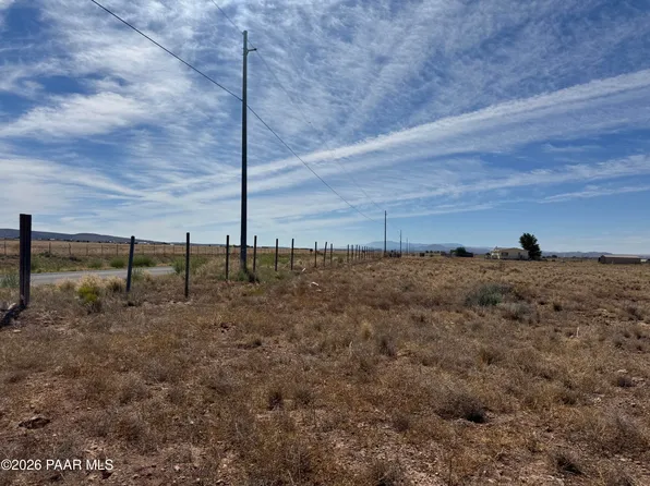 3555 Big Chino Lot Only Rd, Paulden, AZ 86334