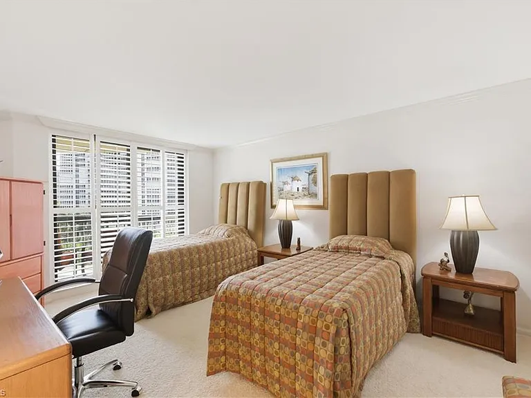 4551 Gulf Shore Blvd N #605 — Photo 25