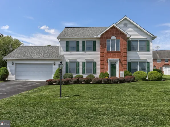 924 Manor Dr, Steelton, PA 17113