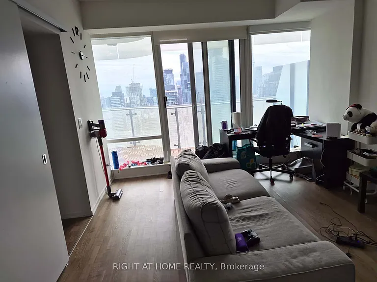 1 Bloor St E #3205 — Photo 21