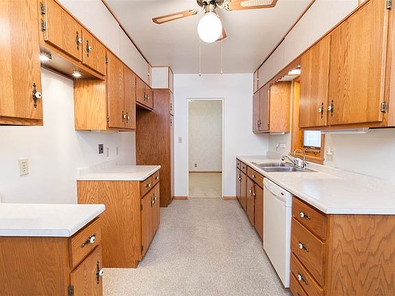 3rd image of 1109 Floral Ct