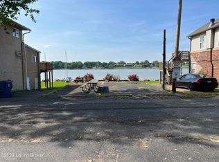 2815 Waldoah Beach Rd, Louisville, KY 40207