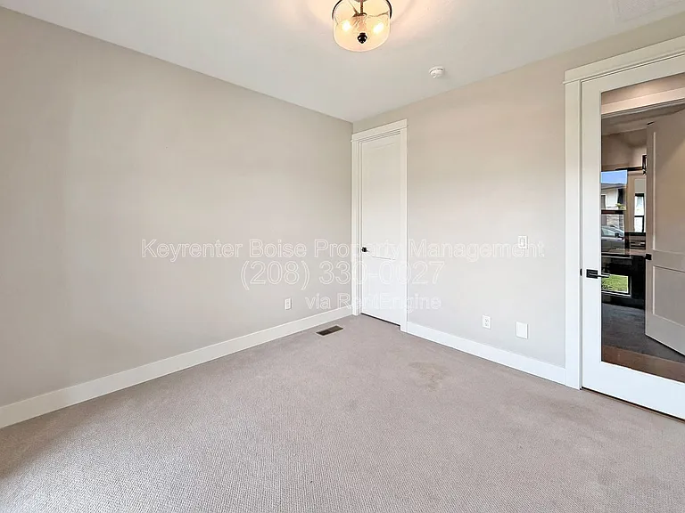 8343 W Sparks Lake Dr — Photo 10
