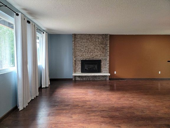 3rd image of 91 NE View Ridge Dr