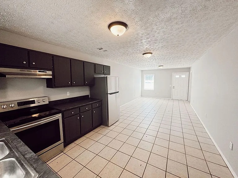Valley View Apartments — Photo 65