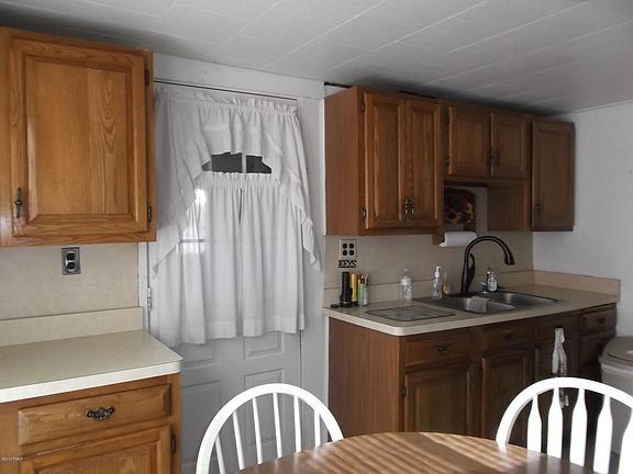 3rd image of 279 Terrace St
