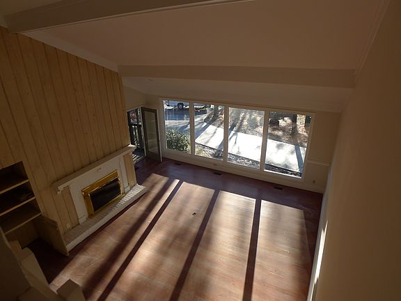 5th image of 2710 Surrey Green Ln