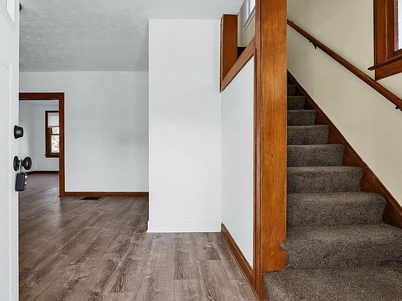 4th image of 588 Frebis Ave