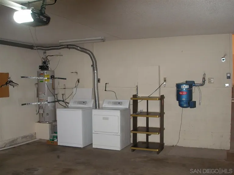 4082 Mahaila Ave #C — Photo 14