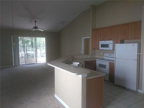 3rd image of 2065 Winterset Dr