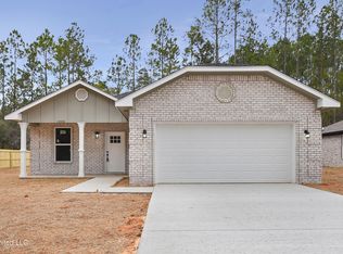 1908 Kingslea Dr, Gautier, MS 39553