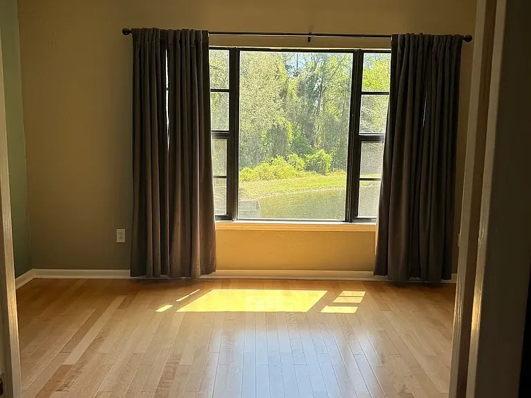 455 La Travesia Flora St #202 — Photo 10