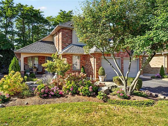 3rd image of 39 Bellstone Ln