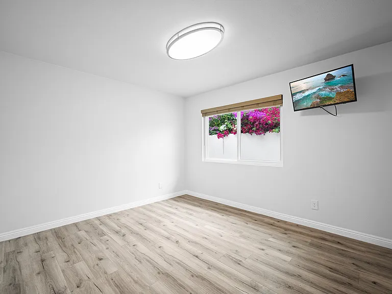 7851 Mary Ellen Ave — Photo 27