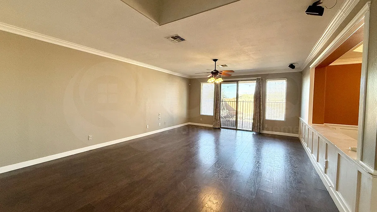 3 bed, 2.0 bath, 2744 sqft, $3,000 — Photo 3