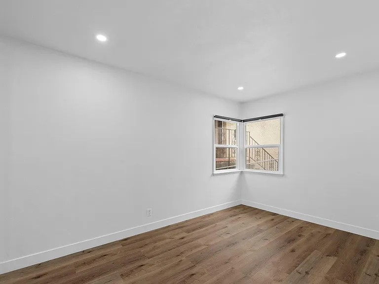 1304 Corona St — Photo 13