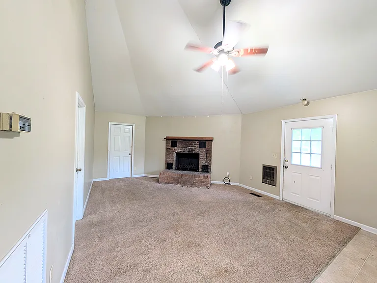464 County Road 1466 — Photo 2