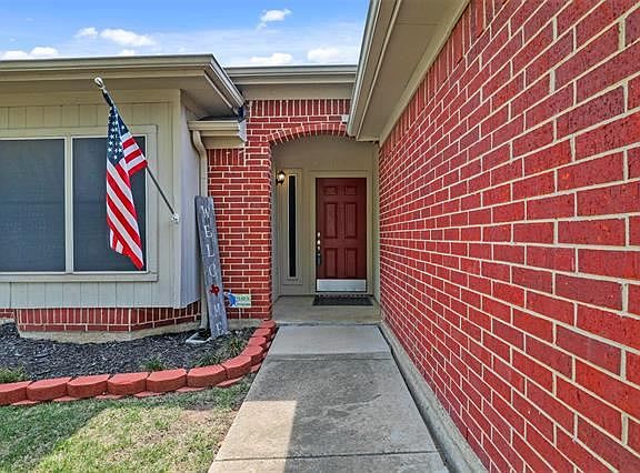 2nd image of 7003 Stetter Dr