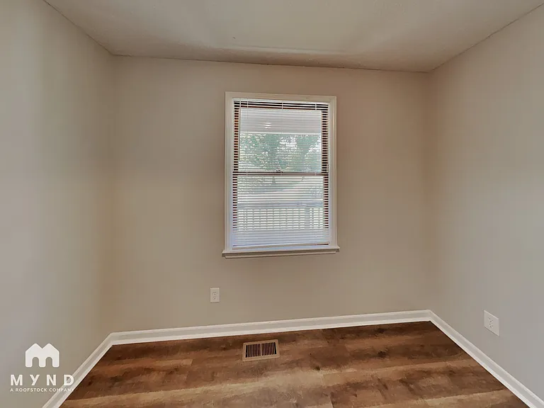 4317 Freeport Dr — Photo 11