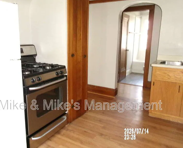 2124 N 60th St — Photo 9