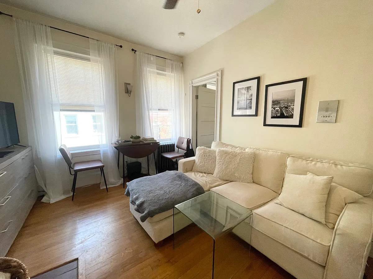 Building Photo - 35 Anderson St #5