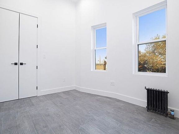 5th image of 206 Nassau Ave APT 4R