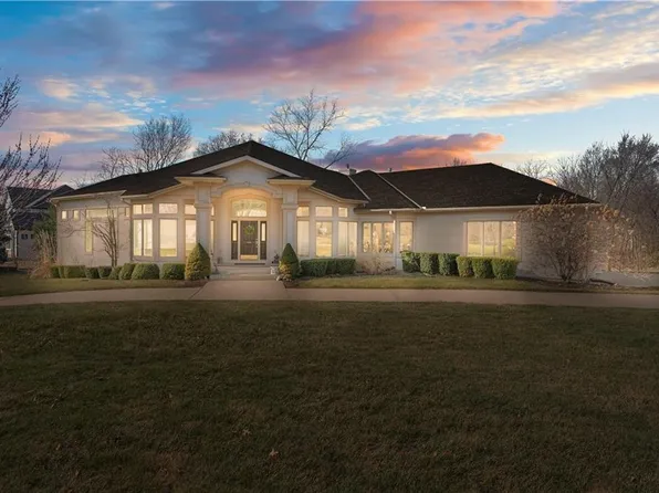 6402 Warwick St, Shawnee, KS 66218