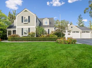 240 Elm Rd, Barrington, IL 60010