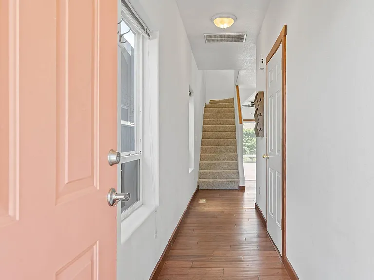 3328 NE 74th Ave — Photo 3