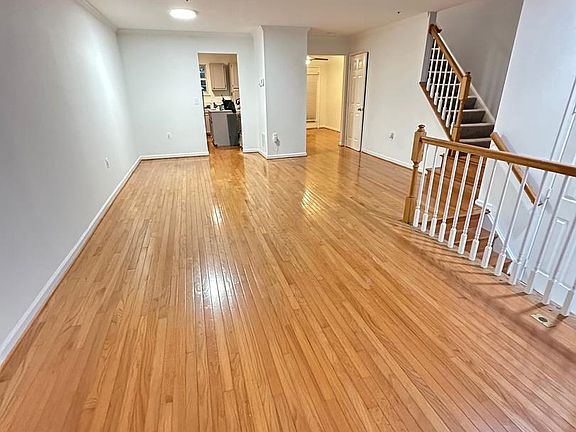 3rd image of 3220 Scarlet Oak Ter