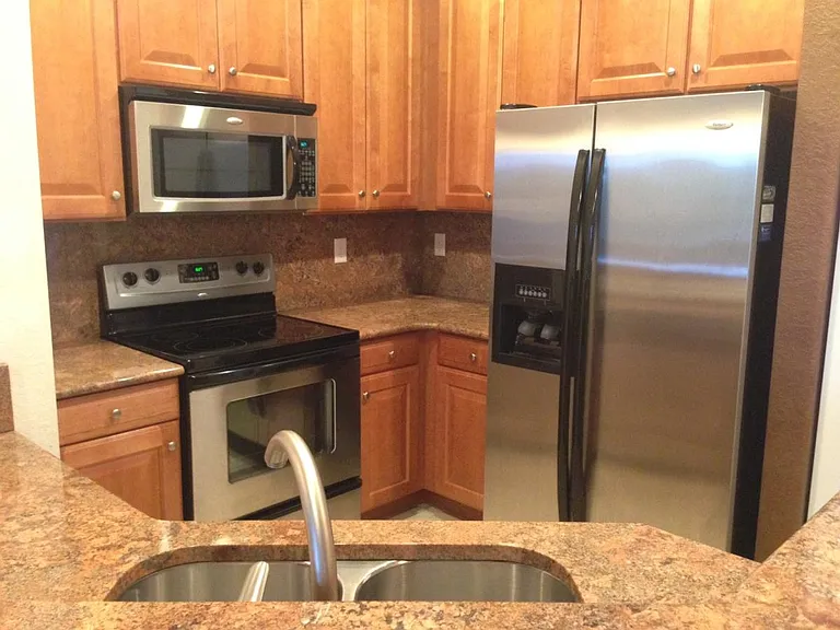 1551 SE Wilshire Pl — Photo 5
