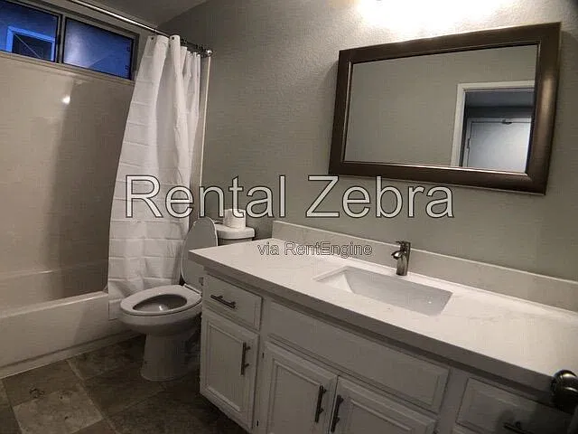 5 bed, 3.0 bath, 2675 sqft, $3,600 — Photo 4