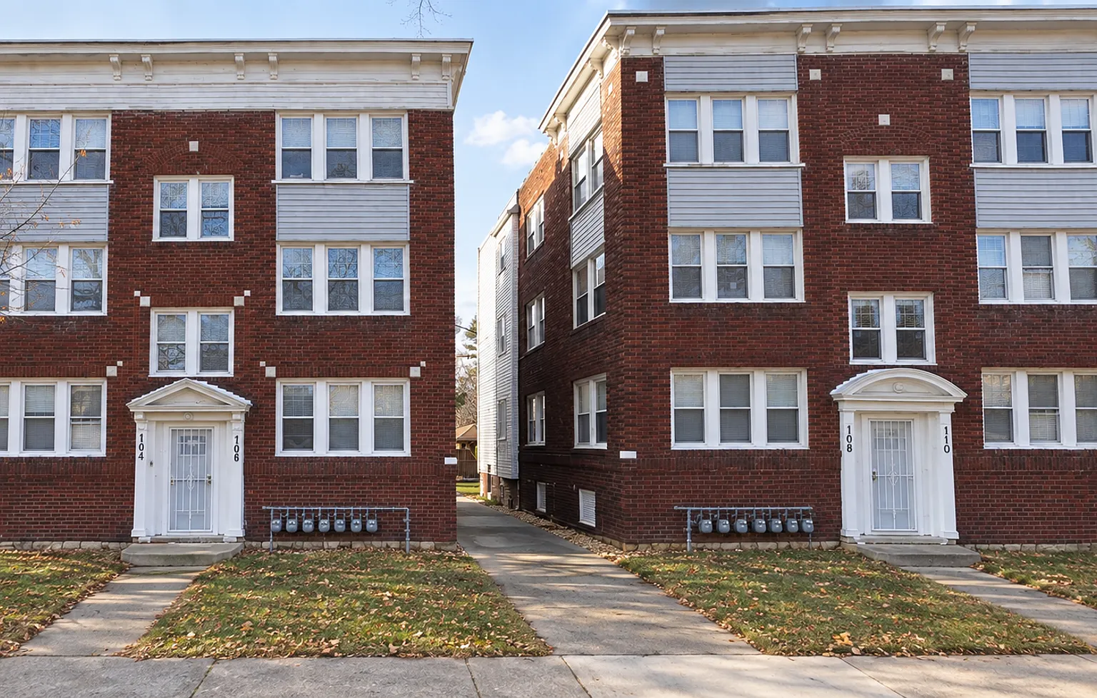 104-106 Indiana — Photo 1