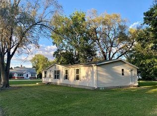 602 N Olive St, Saint Elmo, IL