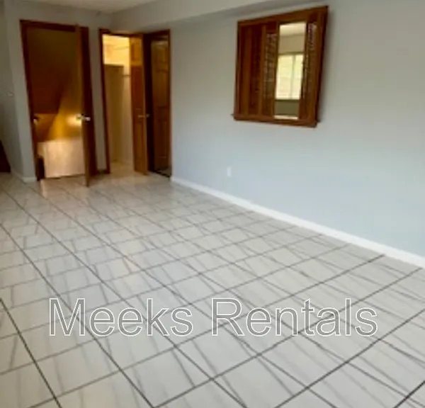 1118 Montrose Dr — Photo 22