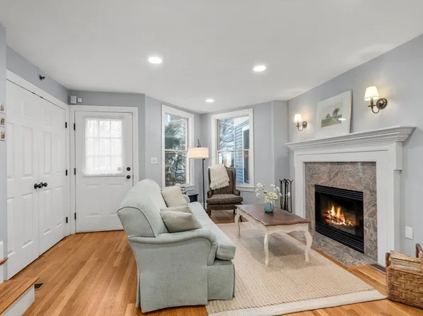 11-13 Parley Ave #11B, Jamaica Plain, MA 02130