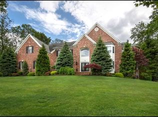 8 Wolf Hill Ter, Martinsville, NJ 08836