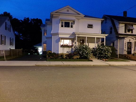 2nd image of 580 Weetamoe St Fl 1ST