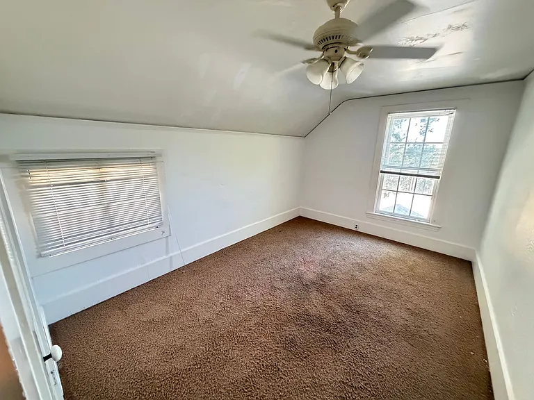 11221 E Eight Mile Rd — Photo 18