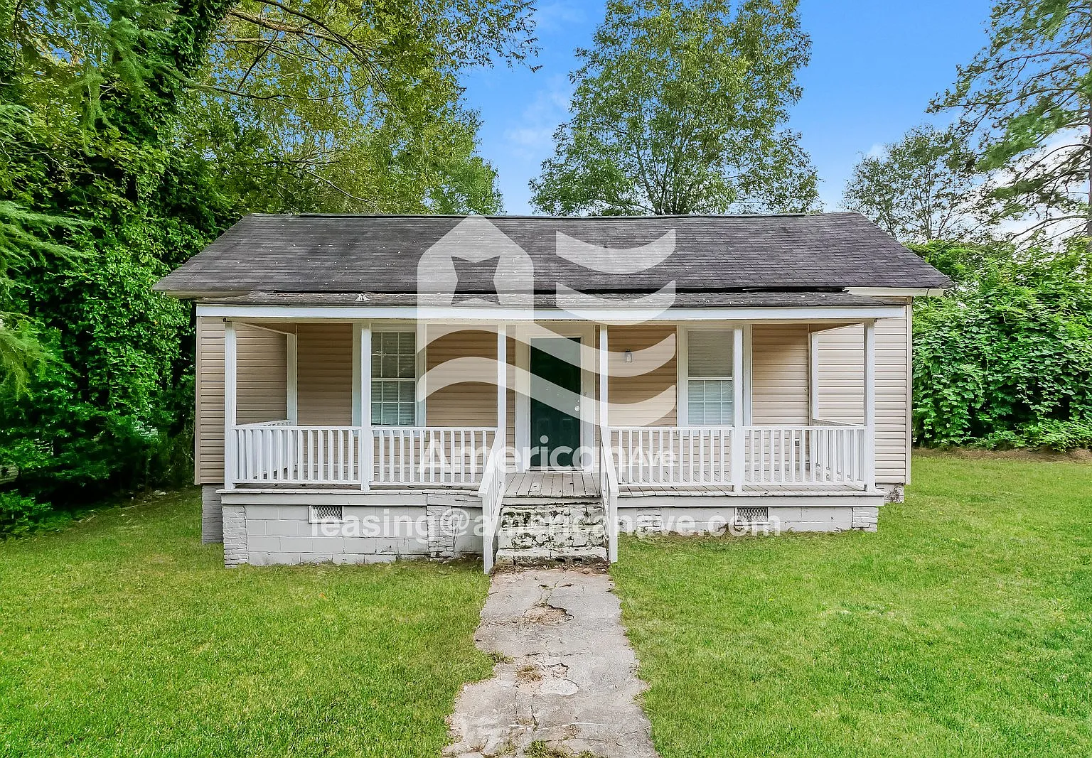 2 bed, 1.0 bath, 1136 sqft, $997 — Photo 1