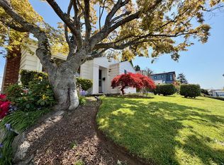 3038 W Viewmont Way W, Seattle, WA 98199