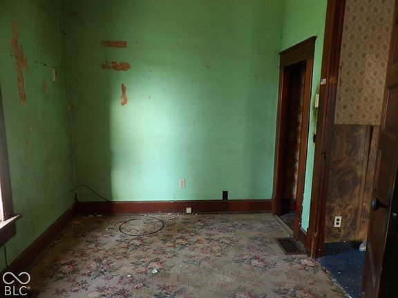 5th image of 5298 Milton St