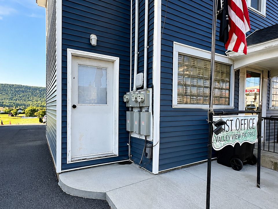 2nd image of 1122 E Main St #2