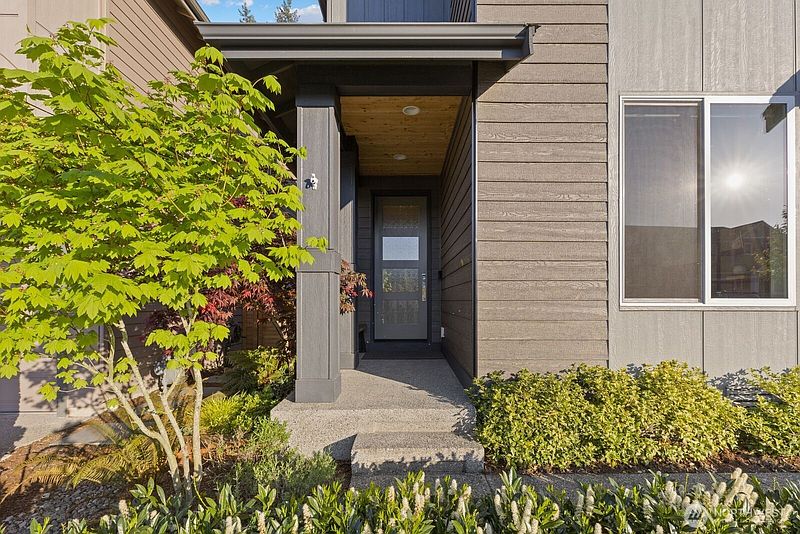 2nd image of 13409 Edmunds Parkway E