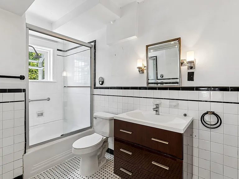 527 S 7th St — Photo 13