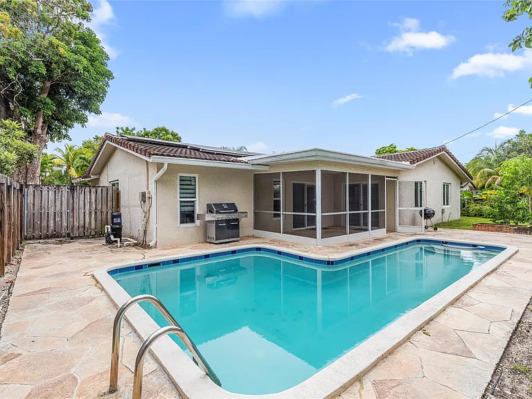 4112 NW 78th Ln — Photo 16