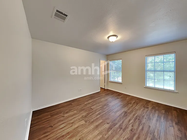 2014 Kingsbridge Dr — Photo 14