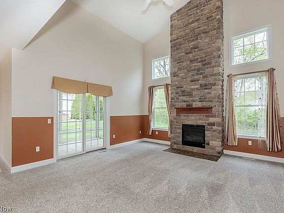 2nd image of 117 Stonecreek Dr