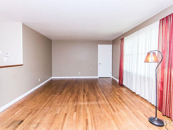 4th image of 2508 W Marian Ct