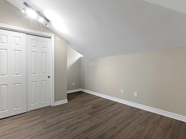 447 Green Ave — Photo 21